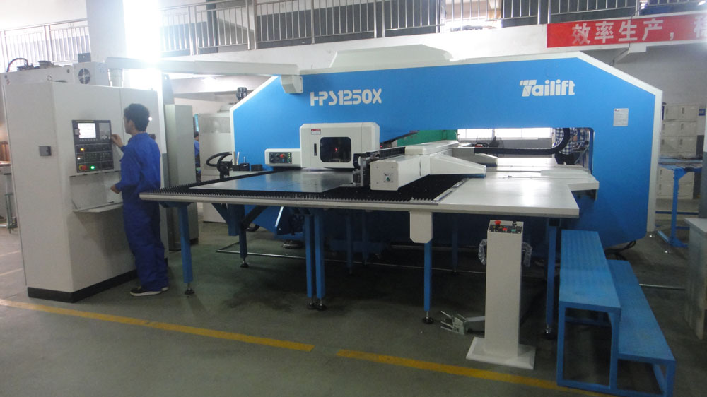 j9平台官网光电引进新一代数控冲床设备促产品品质再升级